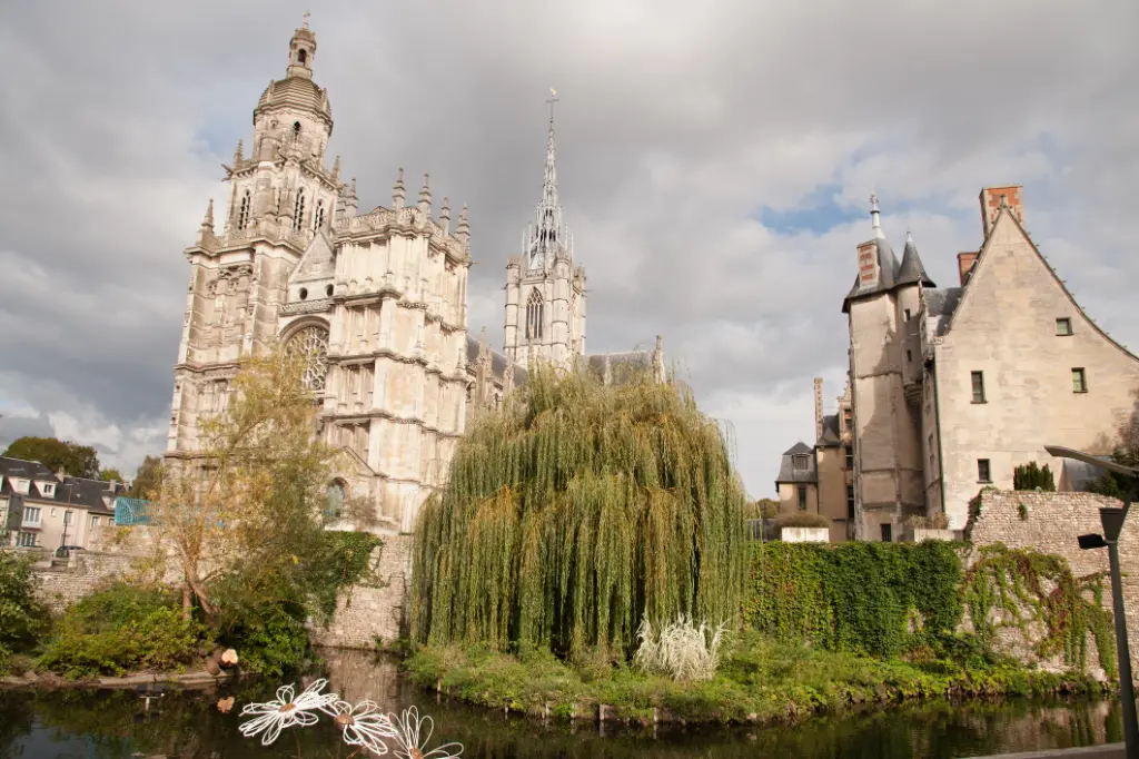 Gotische Kathedrale Notre Dame in Evreux, Normandie