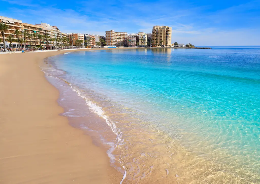 Der Strand Playa del Cura in Torrevieja in Spanien